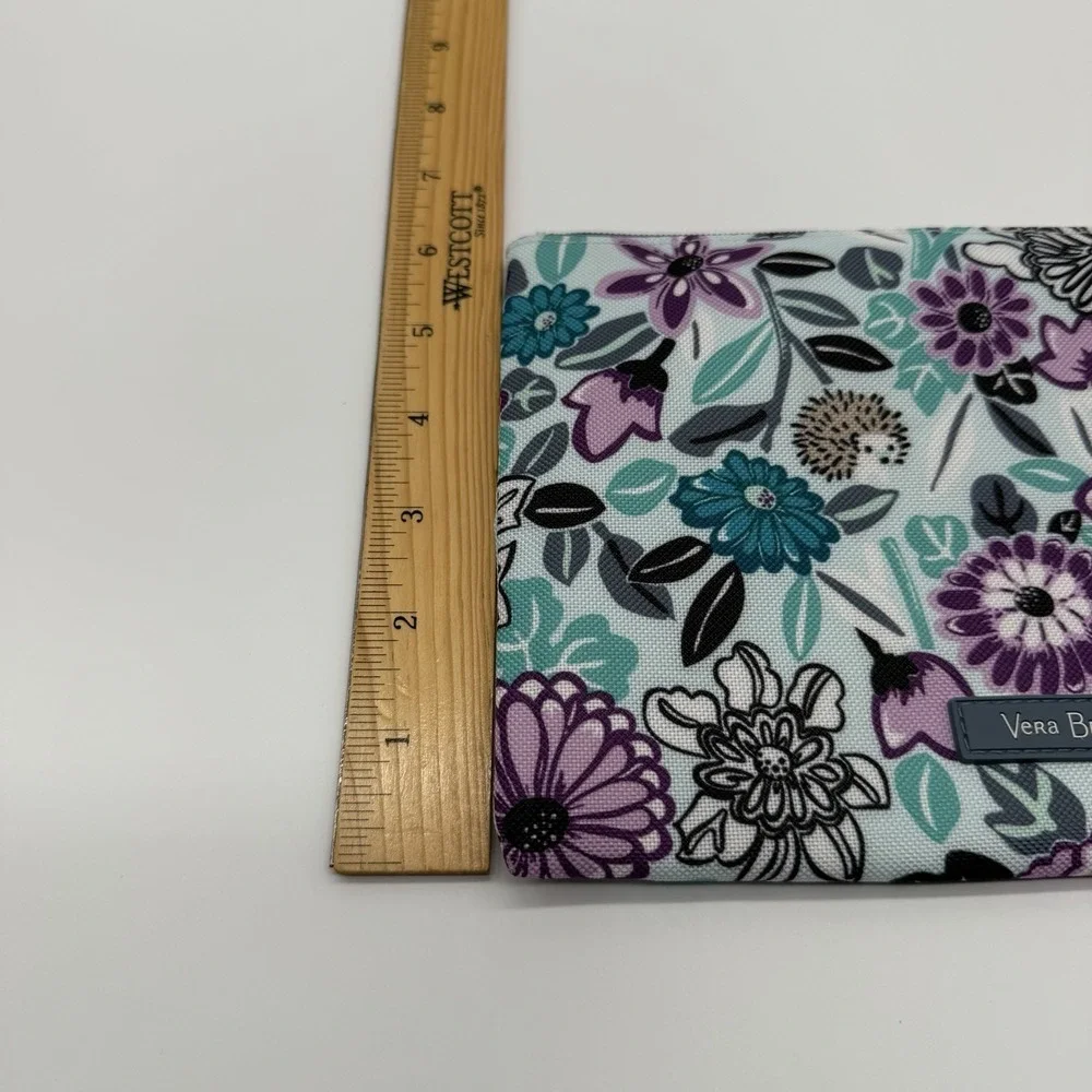 Vera Bradley Lighten Up Wristlet Penelope's Garden‎ Floral